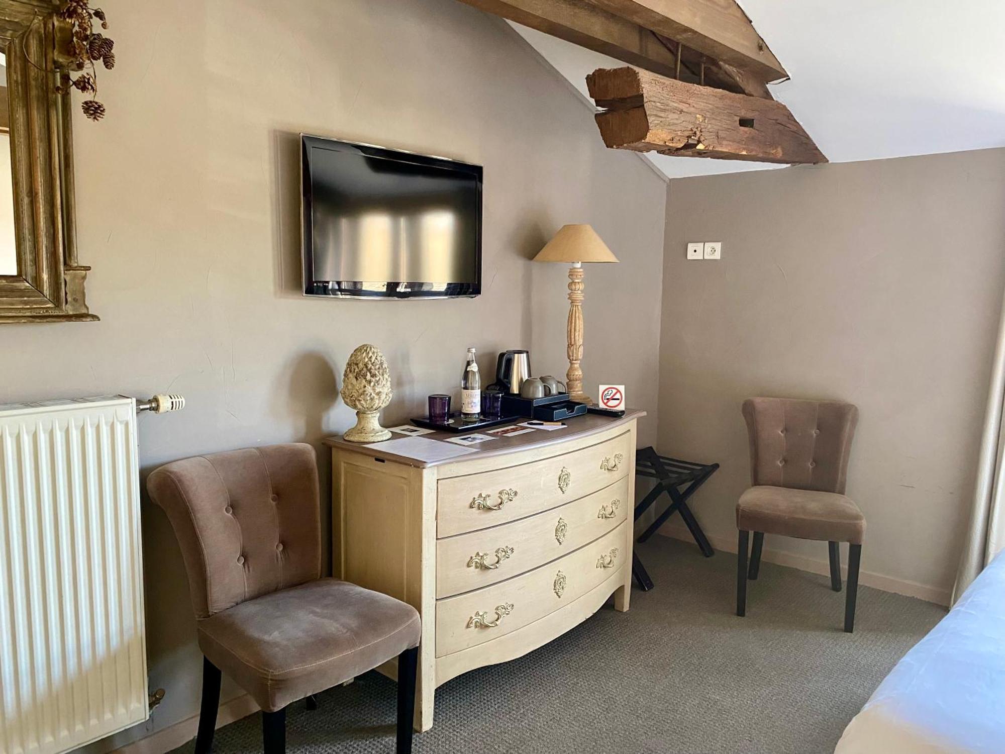 Hotel De La Tour Chatillon-sur-Chalaronne Ngoại thất bức ảnh