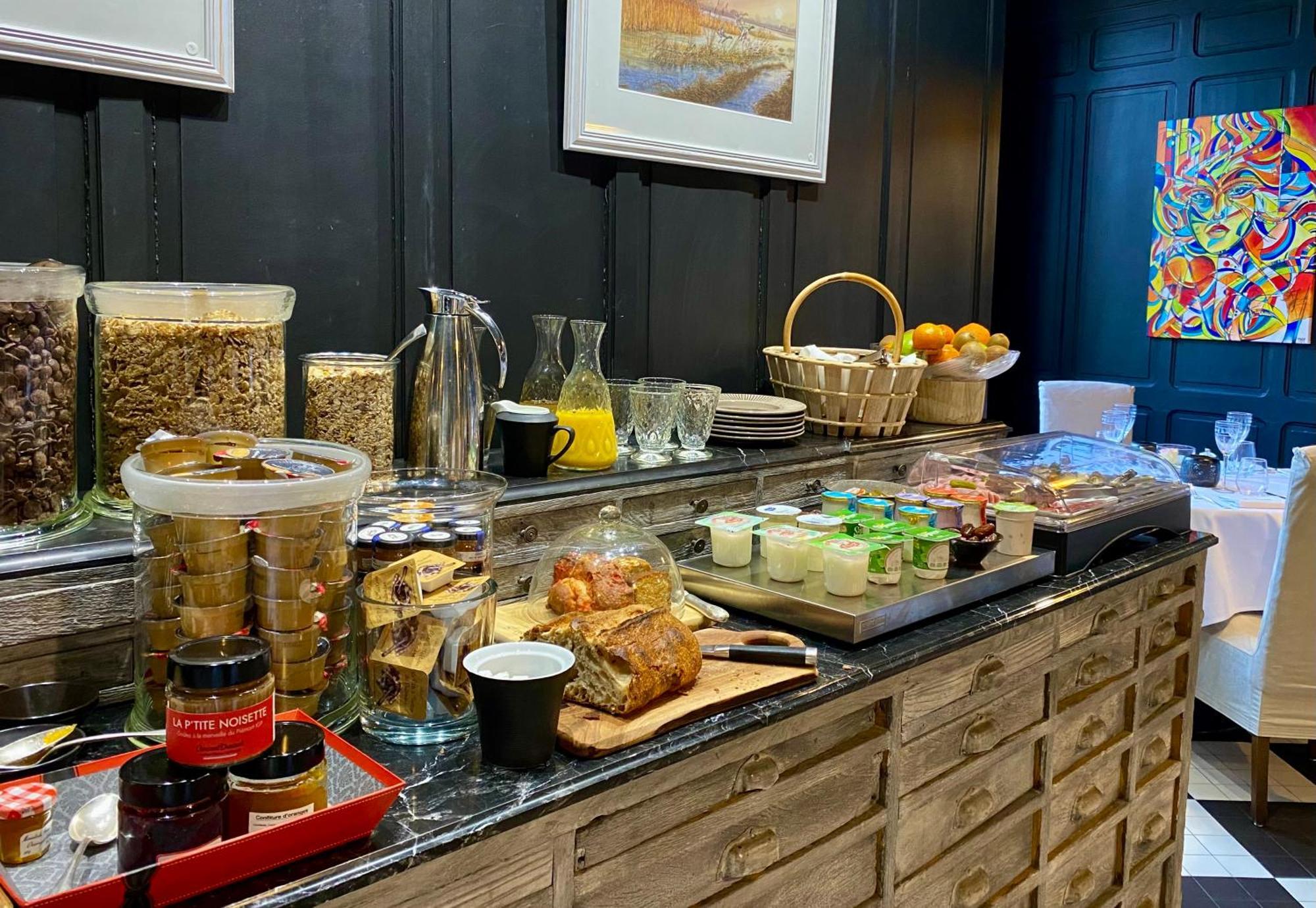 Hotel De La Tour Chatillon-sur-Chalaronne Ngoại thất bức ảnh