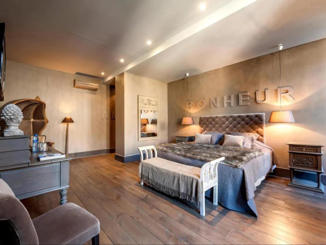 Hotel De La Tour Chatillon-sur-Chalaronne Ngoại thất bức ảnh
