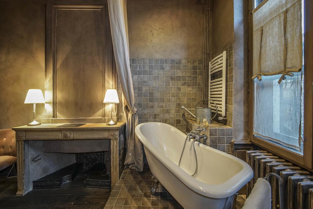 Hotel De La Tour Chatillon-sur-Chalaronne Ngoại thất bức ảnh